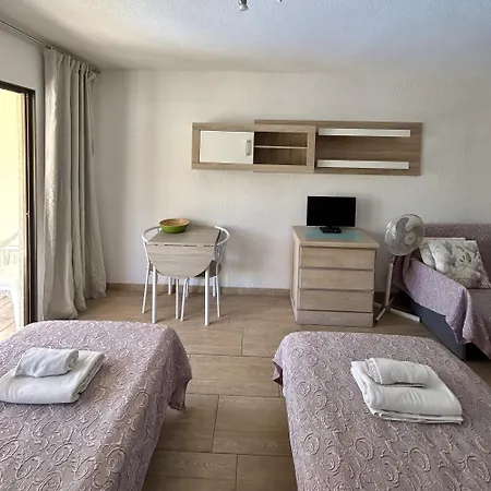 Apartment In Castle Harbour With Pool View C009 *