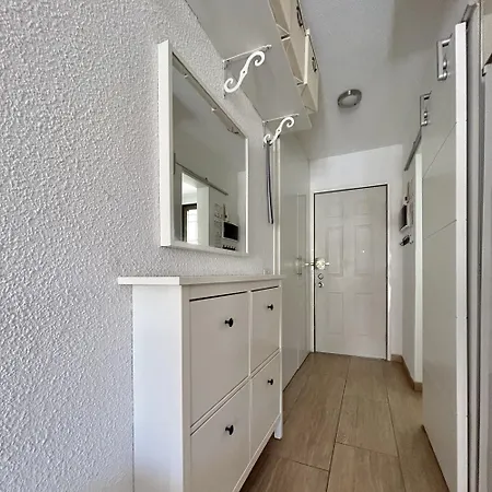Apartment In Castle Harbour With Pool View C009 *