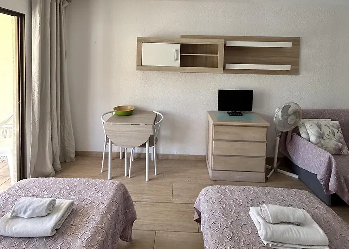 Apartmán In Castle Harbour With Pool View C009 *
